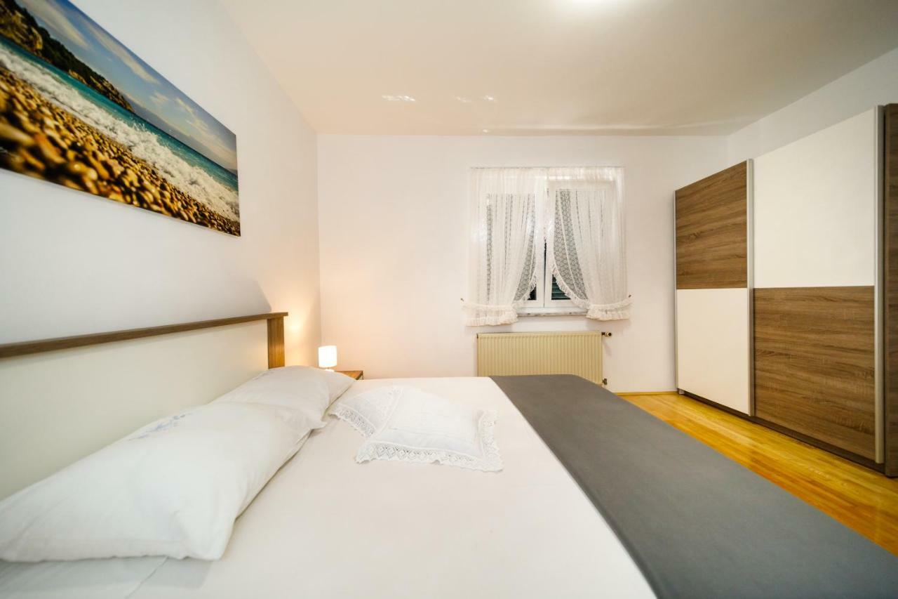 Apartment Anton Krk Town Kültér fotó