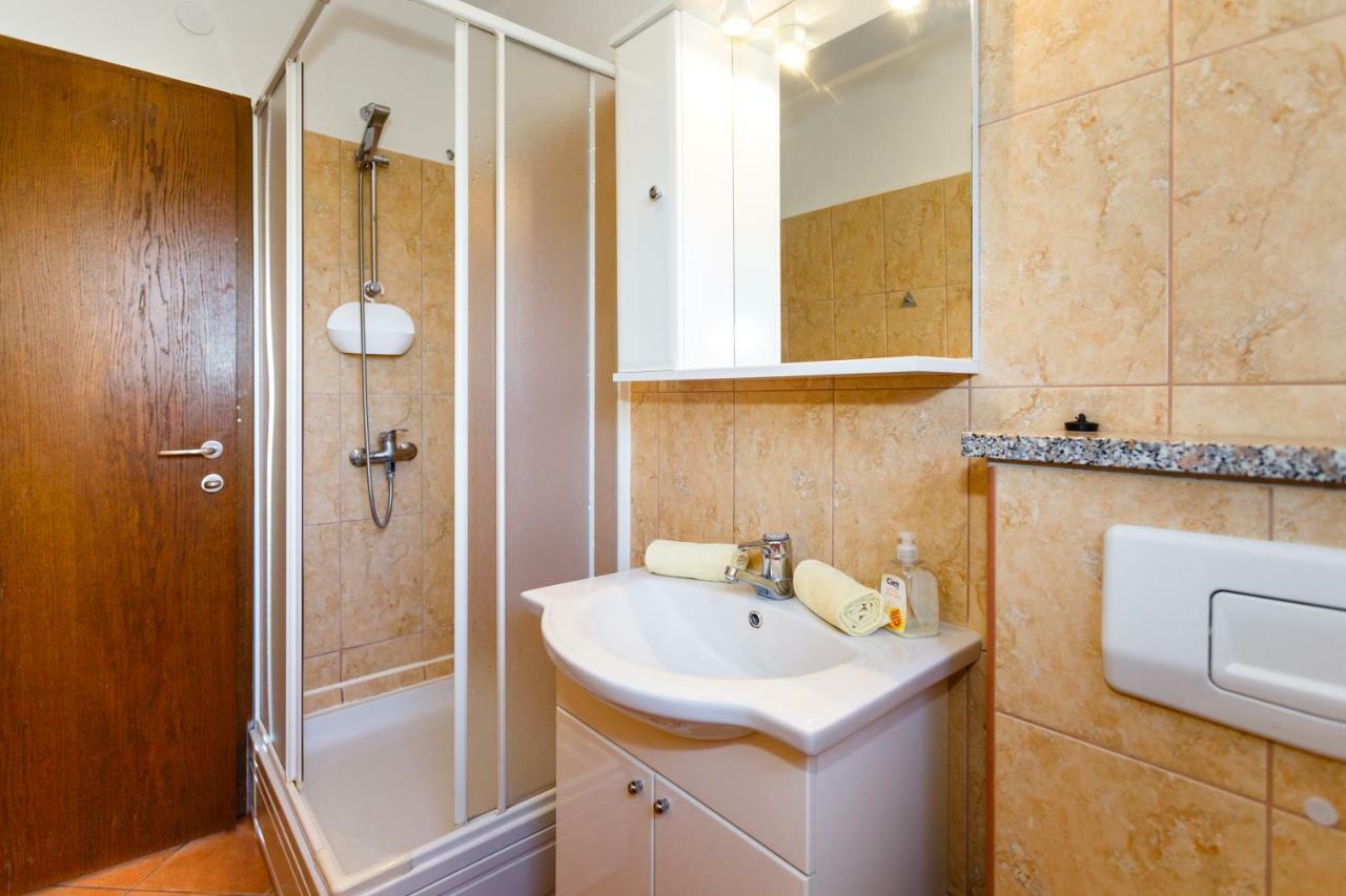 Apartment Anton Krk Town Kültér fotó