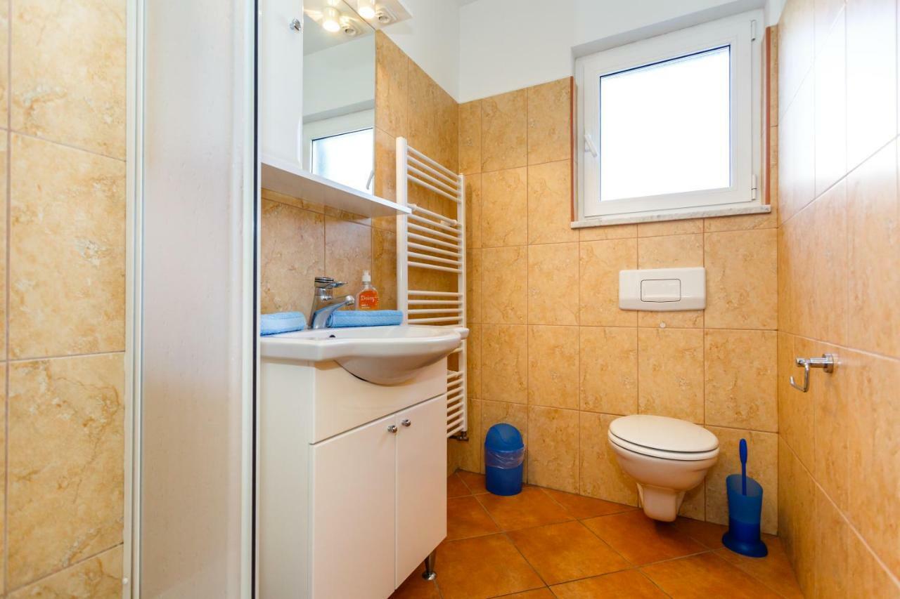 Apartment Anton Krk Town Kültér fotó